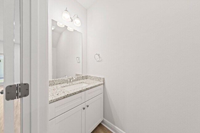 Building Photo - 1027 McLaren Cir