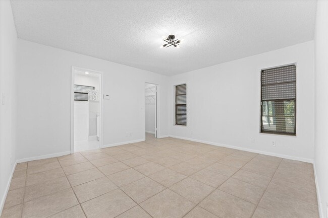 Building Photo - 11580 NW 20th Dr
