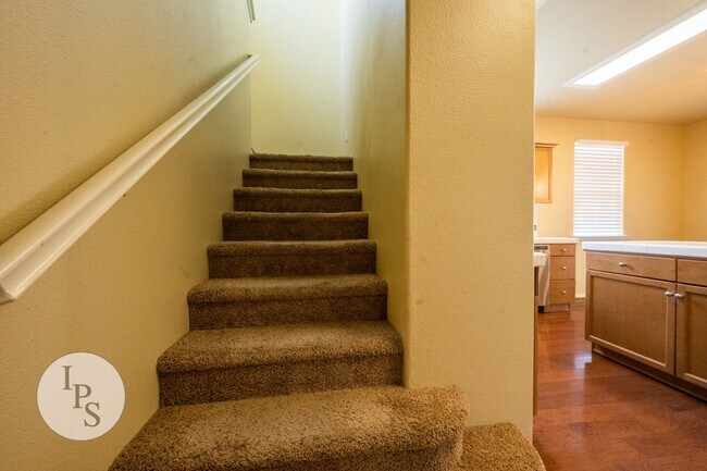 Building Photo - 1717 Glen Dunbar Ln