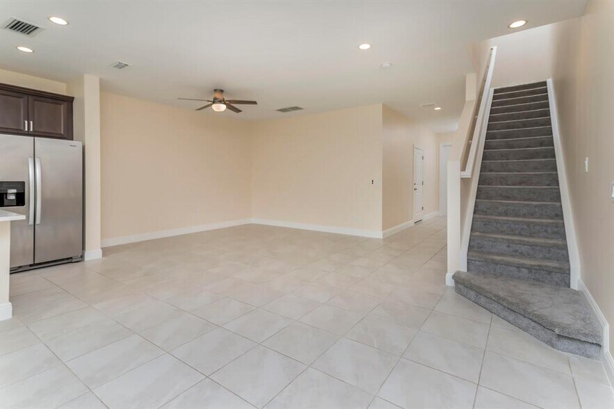 Building Photo - 1857 Spoonbill Ct