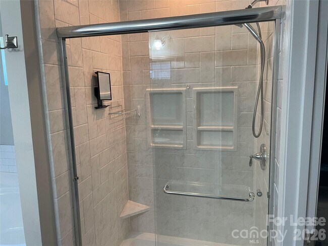 Building Photo - 2909 Old Field Rd