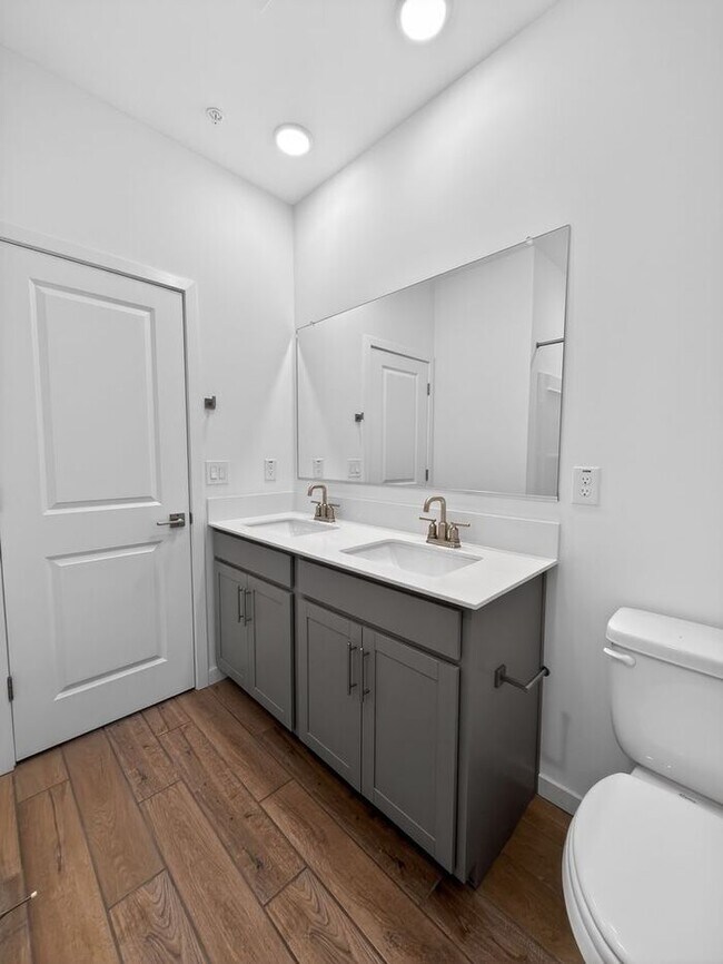 Building Photo - Stunning New 3Beds/2.5Bath Townhome in Phoenix, AZ!