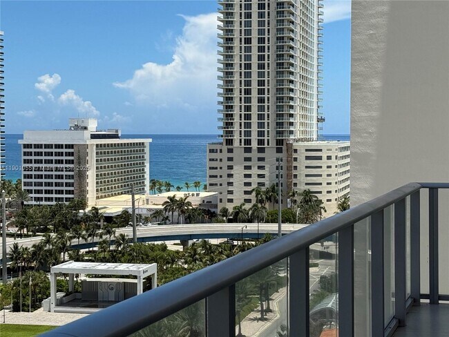 Primary Photo - 300 Sunny Isles Blvd