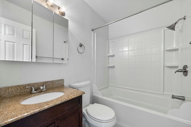 Building Photo - 1615 Cottonwood Dr