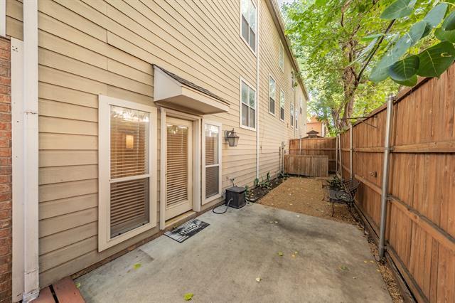 Building Photo - 4213 Wycliff Ave
