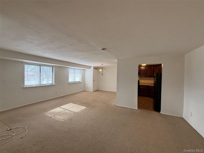 Building Photo - 55 Pinebrook Pl