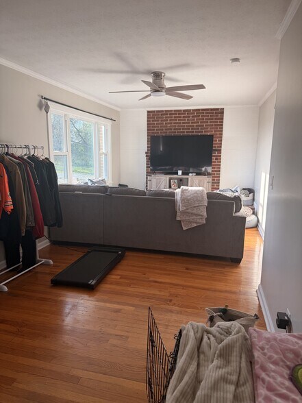 Building Photo - 682 Tower Hill Rd