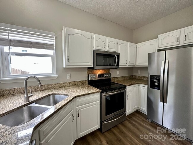 Building Photo - 13809 Stephendale Dr