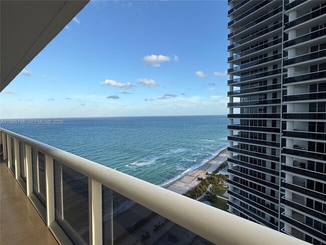 Building Photo - 1830 S Ocean Dr