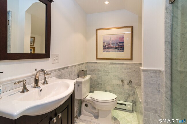 Building Photo - 36 Kingswood Pl