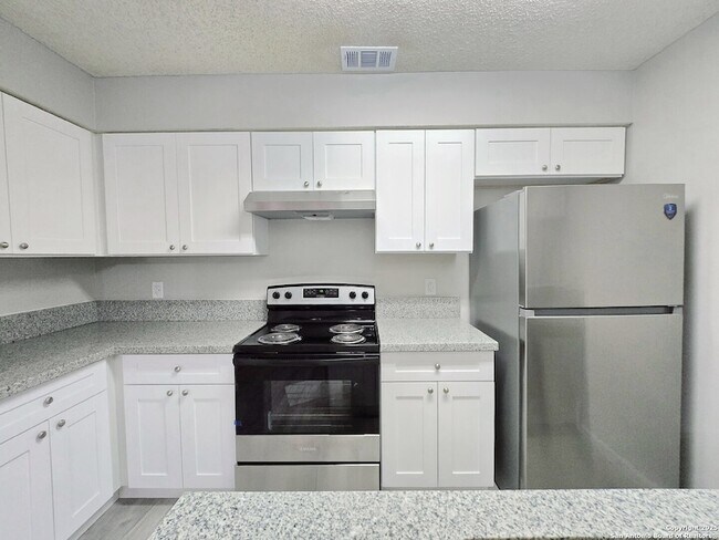 Building Photo - 5507 Roanwood