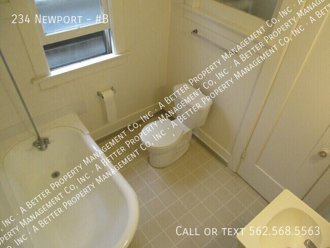 Building Photo - 234 Newport-#B