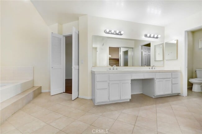 Building Photo - 1140 Regal Canyon Dr