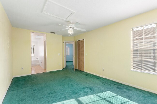 Building Photo - Welcome to Island Club Resort! Spacious 3-bedroom 3-bathroom Townhouse!
