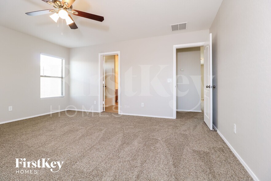 Building Photo - 8953 S 253rd Ave