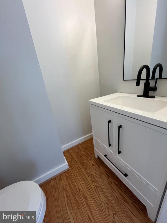 Building Photo - 327 Whittier St NW