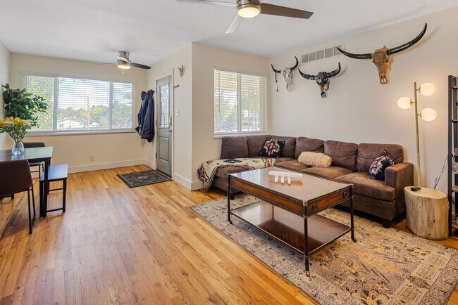 Building Photo - 3815 S Knox Ct