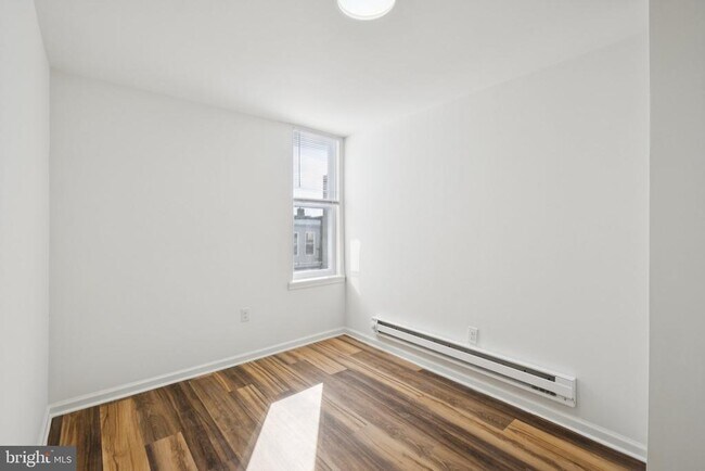 Building Photo - 4447 N 19th St