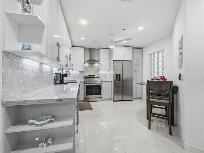 Building Photo - 5157 Floria Way