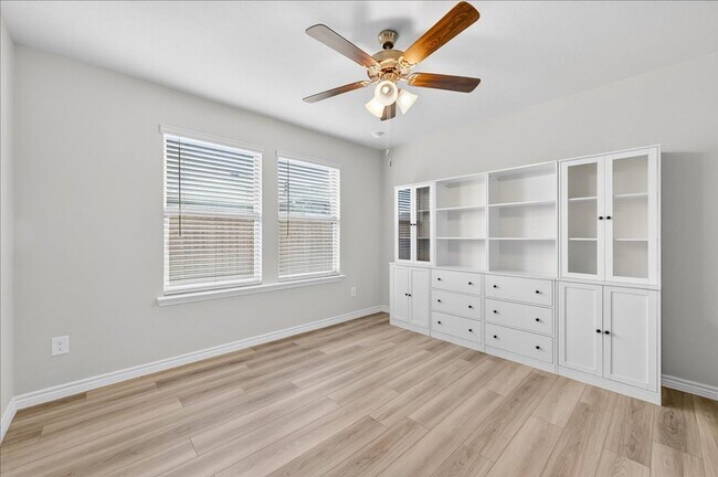 Building Photo - 7938 Rancho Vista Blvd E