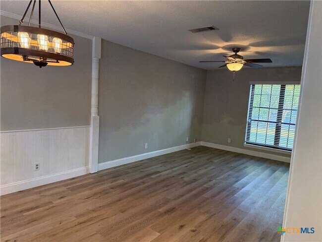 Building Photo - 506 Pecos Trail