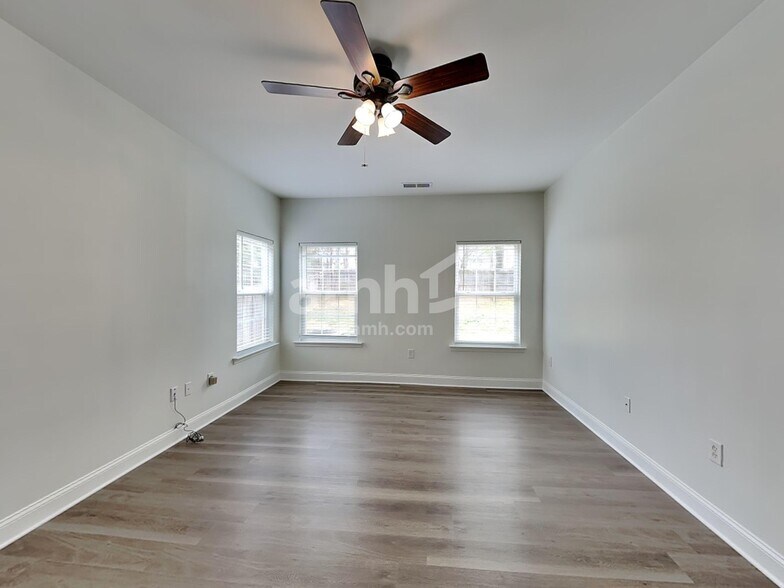 Building Photo - 404 Annaberg Ln