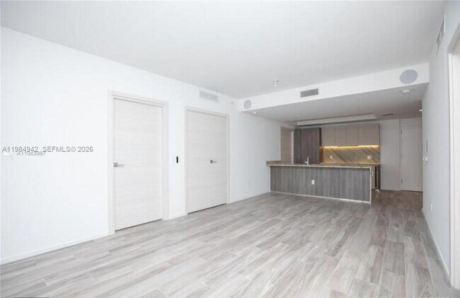 Building Photo - 801 S Miami Ave