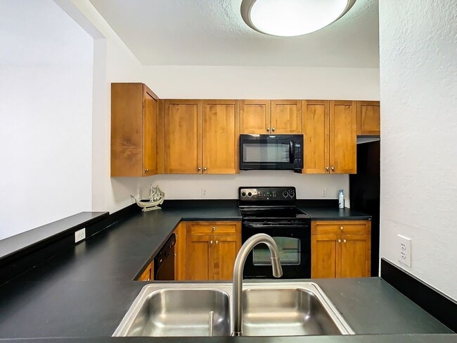 Building Photo - 8009 Tipperary Ln