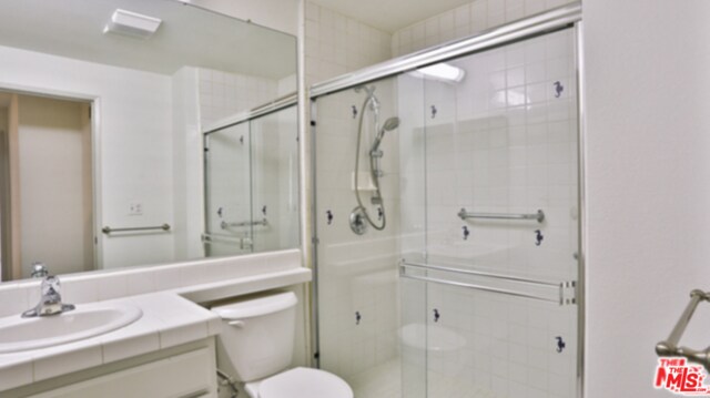 Building Photo - 2222 Beachwood Dr