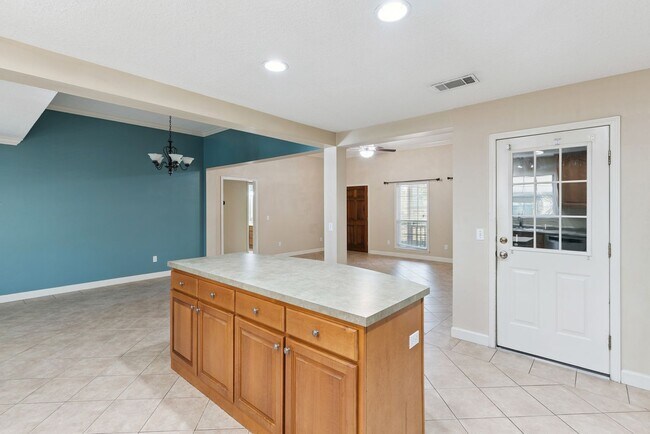 Building Photo - 4BR/2BA on Harrietts Bluff Available Now