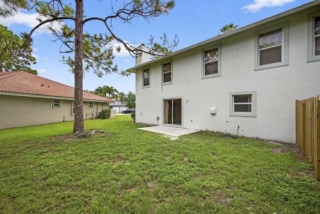 Building Photo - 1135 Staghorn St