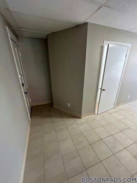 Building Photo - 12 Lincoln St