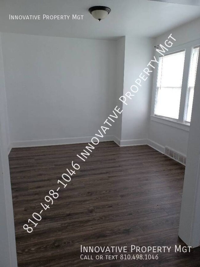 Building Photo - Beautifully updated 2 bedroom, 1 bath - $1...