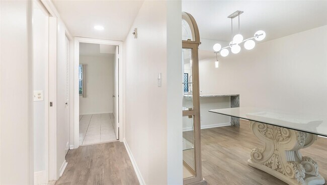 Building Photo - 3203 Portofino Point