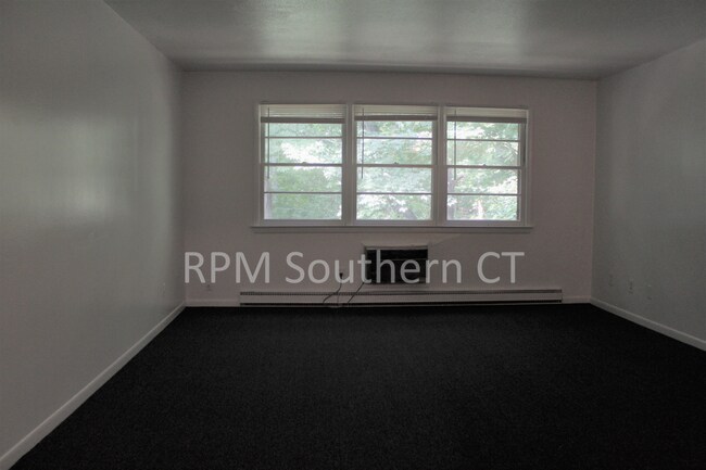 Building Photo - Ranch Style Condo – Hamden – 1 Bedroom
