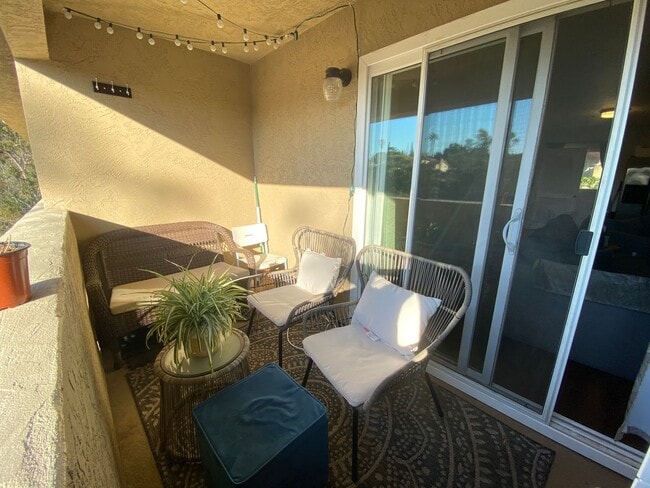 Building Photo - 2 Bed / 2.5 Bath Condo in La Mesa
