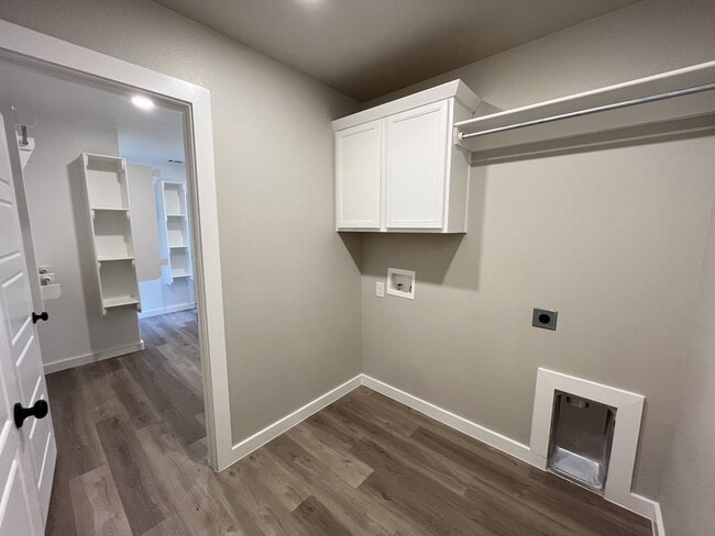 Building Photo - 3611 Urbana Pl