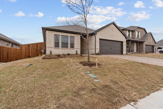Building Photo - 2227 Lantana Dr