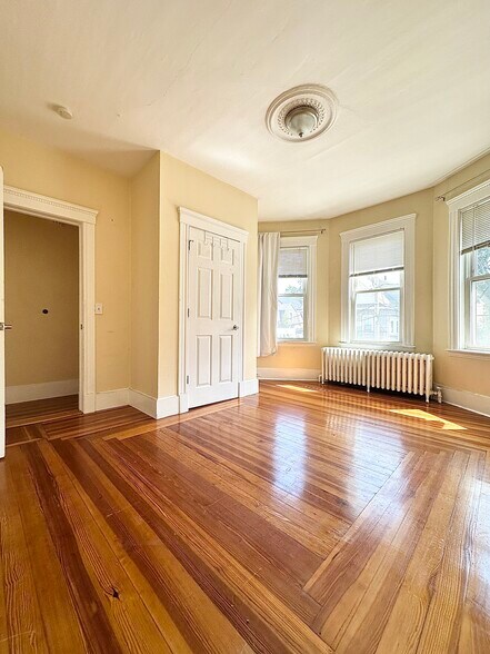 Bedroom 1 – current layout - 17 Dow St
