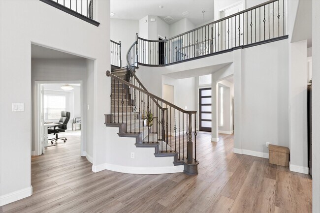 Building Photo - 1412 Summer Ln