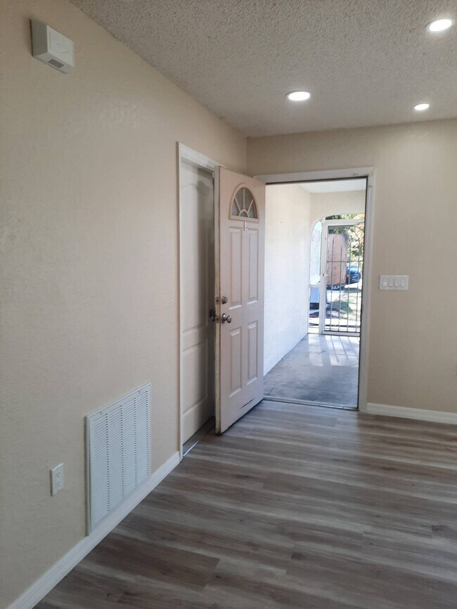 Building Photo - 11239 Blythville Rd