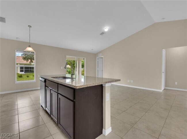 Building Photo - 1700 NE 5th Pl