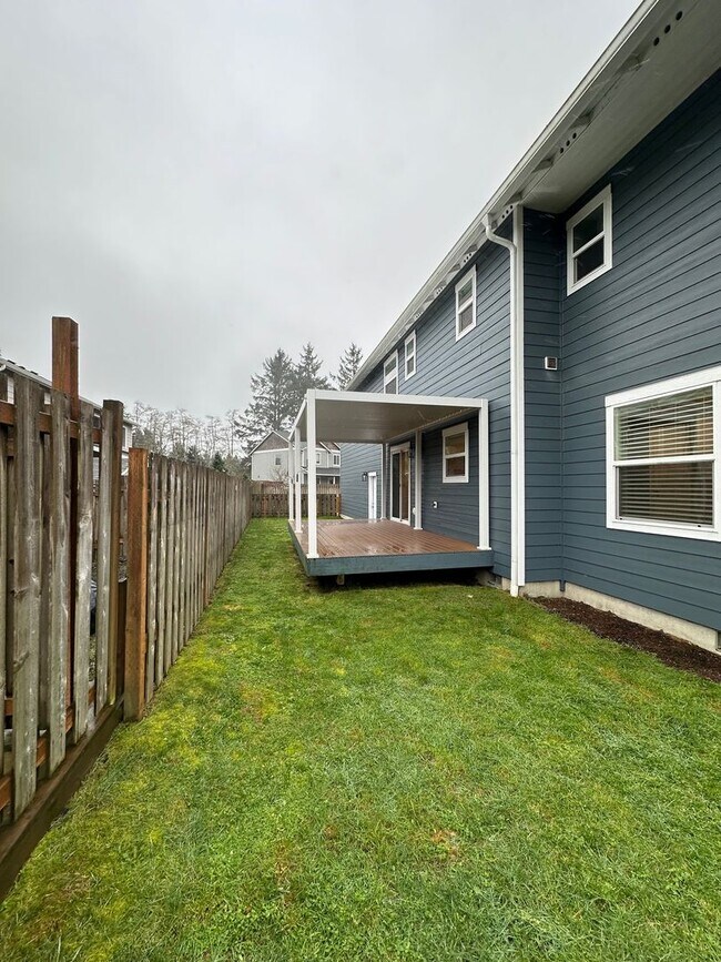 Building Photo - 4 Bedroom House Available in Hammond!