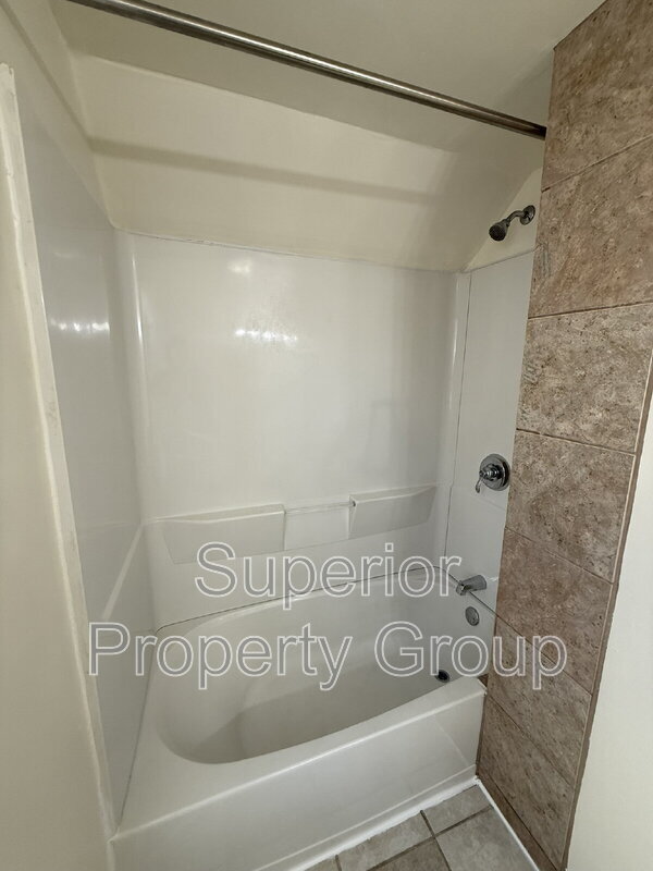 Building Photo - 18 N Fair Oaks Ave