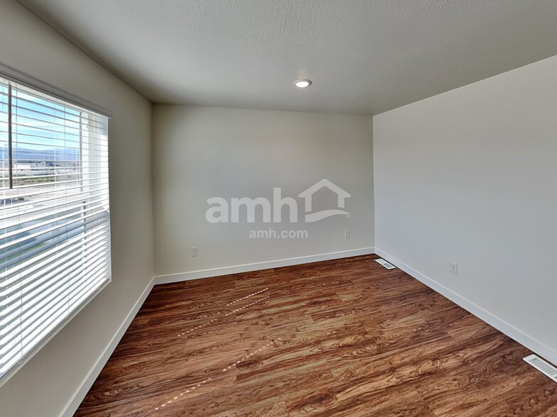 Building Photo - 3479 N Annabell St