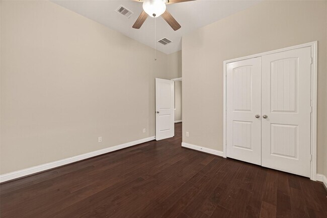 Building Photo - 107 Angel Hollow Ln