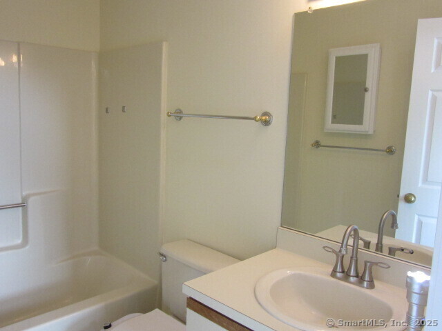 Building Photo - 31 Rivermead