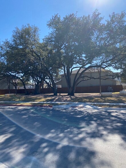 Building Photo - 10406 Bramble Berry Dr