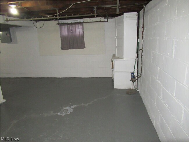 Building Photo - 378 Columbus St