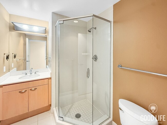 Building Photo - Downtown Luxury Living – 2B/2BA Condo with City Views!